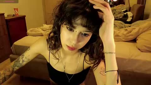 Mina online show from December 4, 5:05 pm