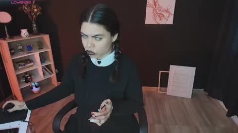 Snapshot of wednesdayfriday chatting on March 2, 9:11 pm Wednesday Birthday show December 18 online show from March 2, 9:11 pm