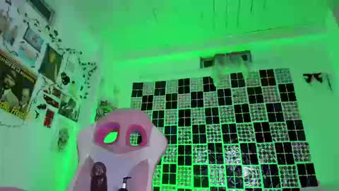 weed420moni online show from March 12, 6:17 am