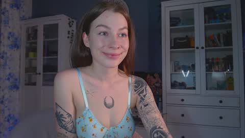  moon  online show from February 1, 12:47 pm