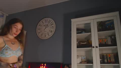  moon  online show from February 11, 3:18 pm