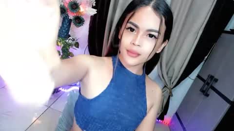 Hi Im LOVIE Please dont forget to follow and thumbs up me online show from April 18, 9:59 pm