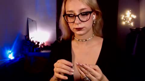 Snapshot of welliza chatting on October 8, 11:43 pm Liza online show from October 8, 11:43 pm
