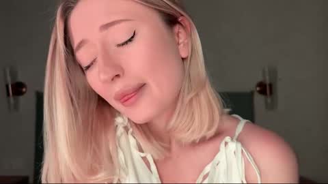 Daisy    online show from February 21, 5:05 pm