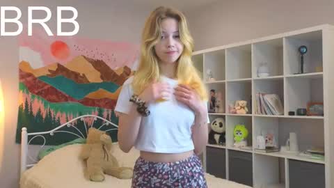 Wendy online show from February 24, 7:39 pm