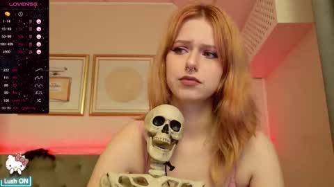 Snapshot of wendymay chatting on October 17, 8:07 am Wendy online show from October 17, 8:07 am
