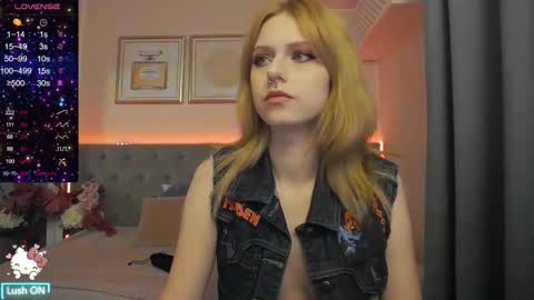 Snapshot of wendymay chatting on September 30, 6:57 am Wendy online show from September 30, 6:57 am