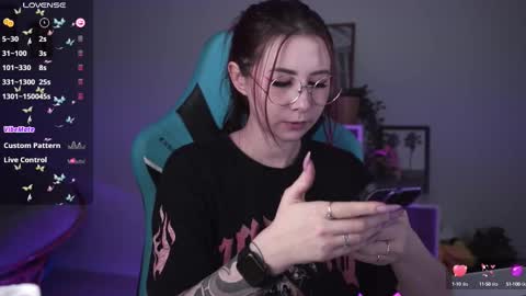 little girl who is always rightLisa online show from February 27, 2:14 am