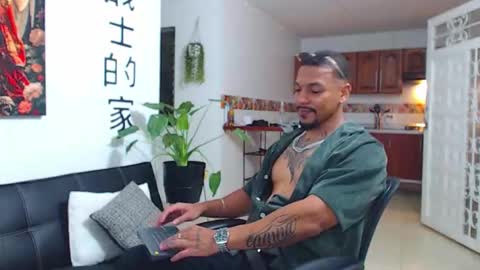 Wesley Rogger online show from February 21, 11:52 pm