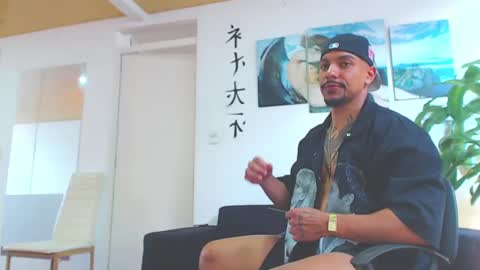 Wesley Rogger online show from December 17, 7:26 pm