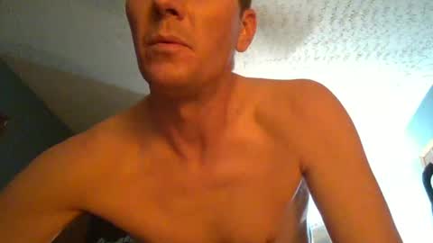 Snapshot of wetduck77777 chatting on October 5, 11:18 am wetduck77777 online show from October 5, 11:18 am