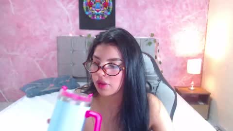 Snapshot of whanda_carvajal chatting on September 25, 1:51 pm whanda online show from September 25, 1:51 pm