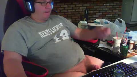 Snapshot of whateverdude555 chatting on October 20, 2:16 am whateverdude555 online show from October 20, 2:16 am