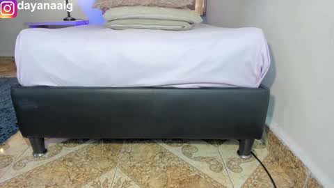 Sara  online show from October 27, 7:03 pm