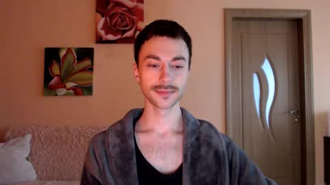 Tom online show from March 31, 11:21 am