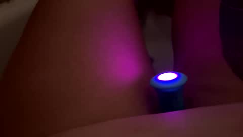 Whitegirl online show from April 19, 4:52 pm