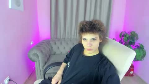 Geoffrey online show from January 17, 4:49 pm