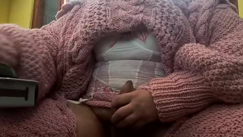 whitesweater online show from December 2, 9:52 am