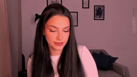 whoislulu online show from October 18, 6:56 pm