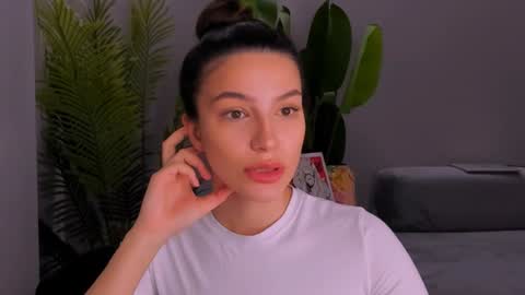 whoislulu online show from January 31, 10:21 pm