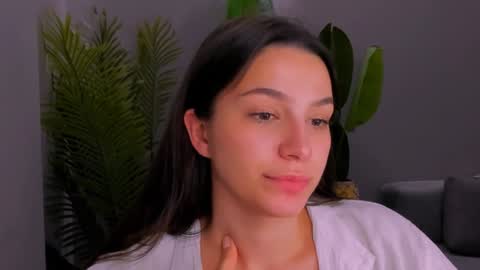 whoislulu online show from February 8, 6:44 pm