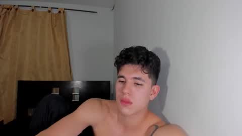 whos_he online show from December 2, 12:42 am