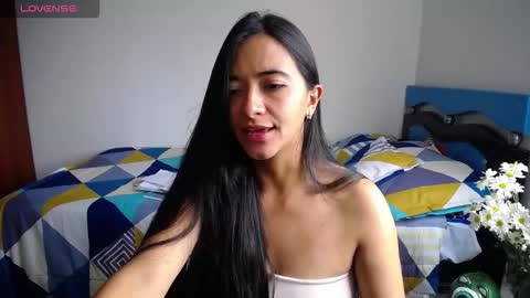 Ilauren online show from February 11, 1:04 pm