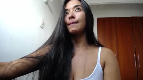 Ilauren online show from December 15, 8:38 pm