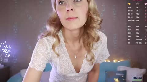 Snapshot of wild_berrrie chatting on March 1, 3:05 pm Alice online show from March 1, 3:05 pm