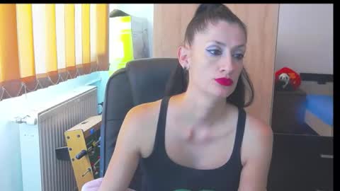 Snapshot of wildbea23 chatting on September 23, 11:37 am Bea online show from September 23, 11:37 am