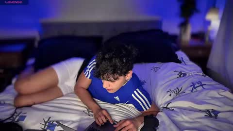 WildDesire online show from October 19, 2:38 am