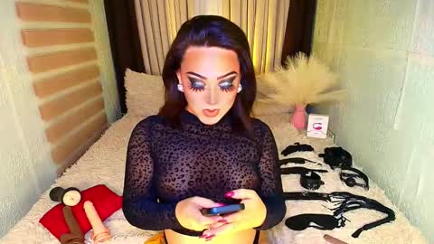 Snapshot of wildhotivana chatting on October 5, 8:05 pm ivana online show from October 5, 8:05 pm