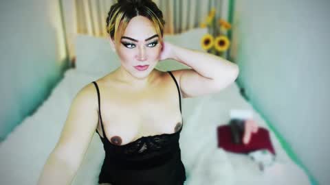 Snapshot of wildhotivana chatting on March 2, 7:45 pm ivana online show from March 2, 7:45 pm