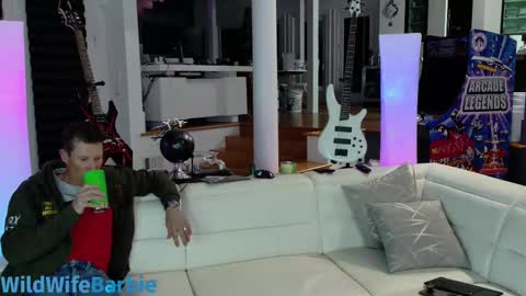 Snapshot of wildwifebarbie chatting on March 3, 1:21 am Angelica 49 online show from March 3, 1:21 am