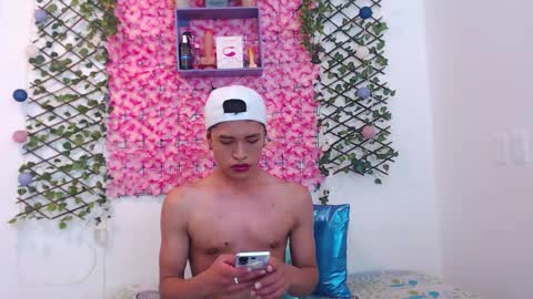 Snapshot of willians__ chatting on October 22, 4:15 am willians__ online show from October 22, 4:15 am
