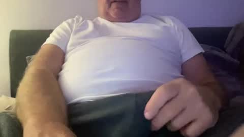 Snapshot of willieb777 chatting on October 13, 1:18 am willieb777 online show from October 13, 1:18 am