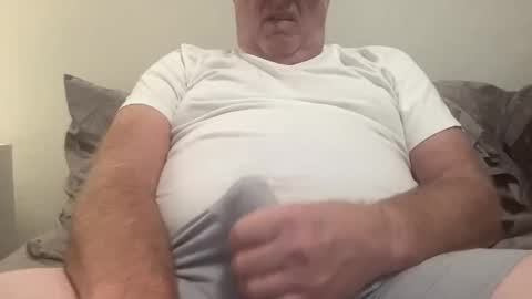 Snapshot of willieb777 chatting on October 11, 1:05 pm willieb777 online show from October 11, 1:05 pm
