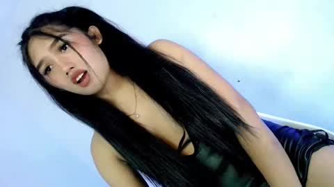 LE XI online show from March 2, 8:59 pm