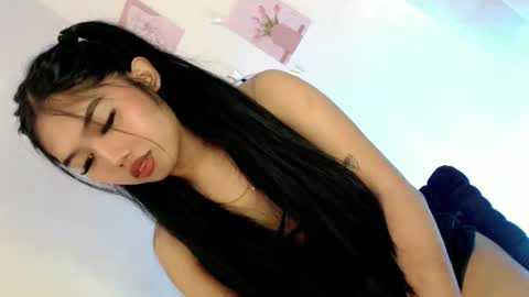 LE XI online show from February 18, 9:58 pm