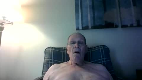 Snapshot of willnedoher chatting on October 13, 1:35 pm Willhedoher online show from October 13, 1:35 pm