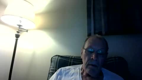 Snapshot of willnedoher chatting on October 19, 1:49 pm Willhedoher online show from October 19, 1:49 pm
