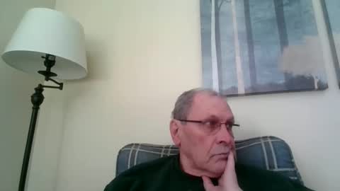Snapshot of willnedoher chatting on December 22, 7:10 pm Willhedoher online show from December 22, 7:10 pm
