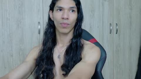 willy_veins online show from April 12, 3:10 am