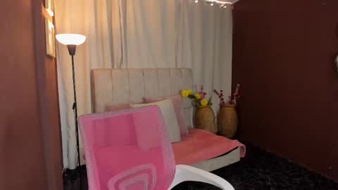 Wini Fer online show from January 7, 1:05 pm