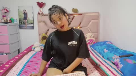  Winnifer Gonzalez  online show from March 28, 3:52 am