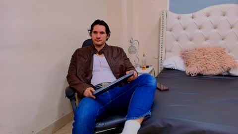 Wiston online show from February 25, 1:04 pm