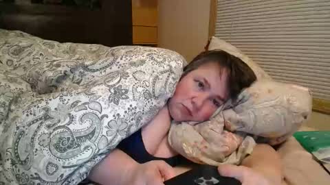 Annie online show from February 3, 8:07 am