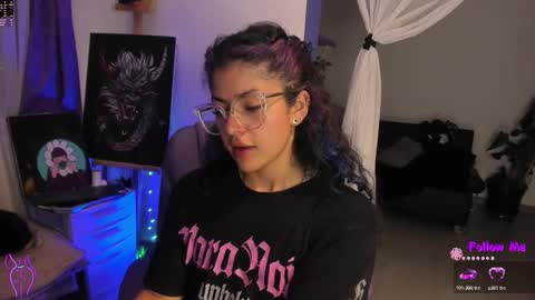 Snapshot of witchofhearts chatting on September 21, 2:04 am Luna Violeta A r t i s t online show from September 21, 2:04 am