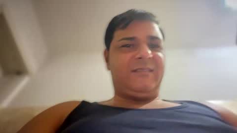 Snapshot of witebull83 chatting on December 6, 4:55 pm Witebull online show from December 6, 4:55 pm