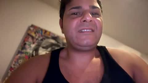 Snapshot of witebull83 chatting on December 3, 3:39 pm Witebull online show from December 3, 3:39 pm